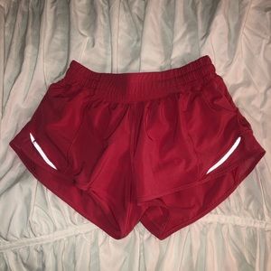 Lululemon Hotty Hot Shorts 2.5”
